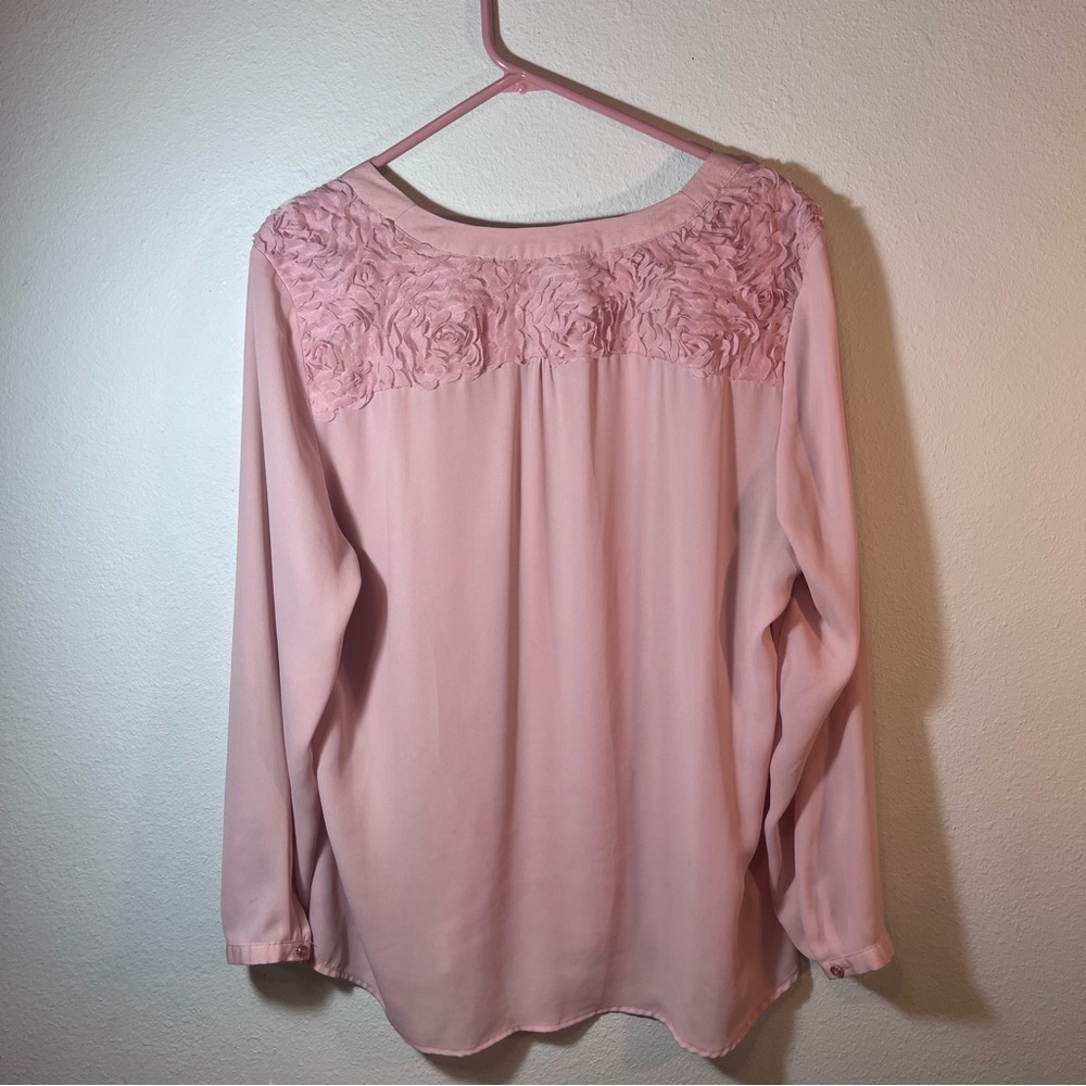 NY Collection Pink Rosette Shoulder V-Neck Blouse XL Women’s - Picture 4 of 13
